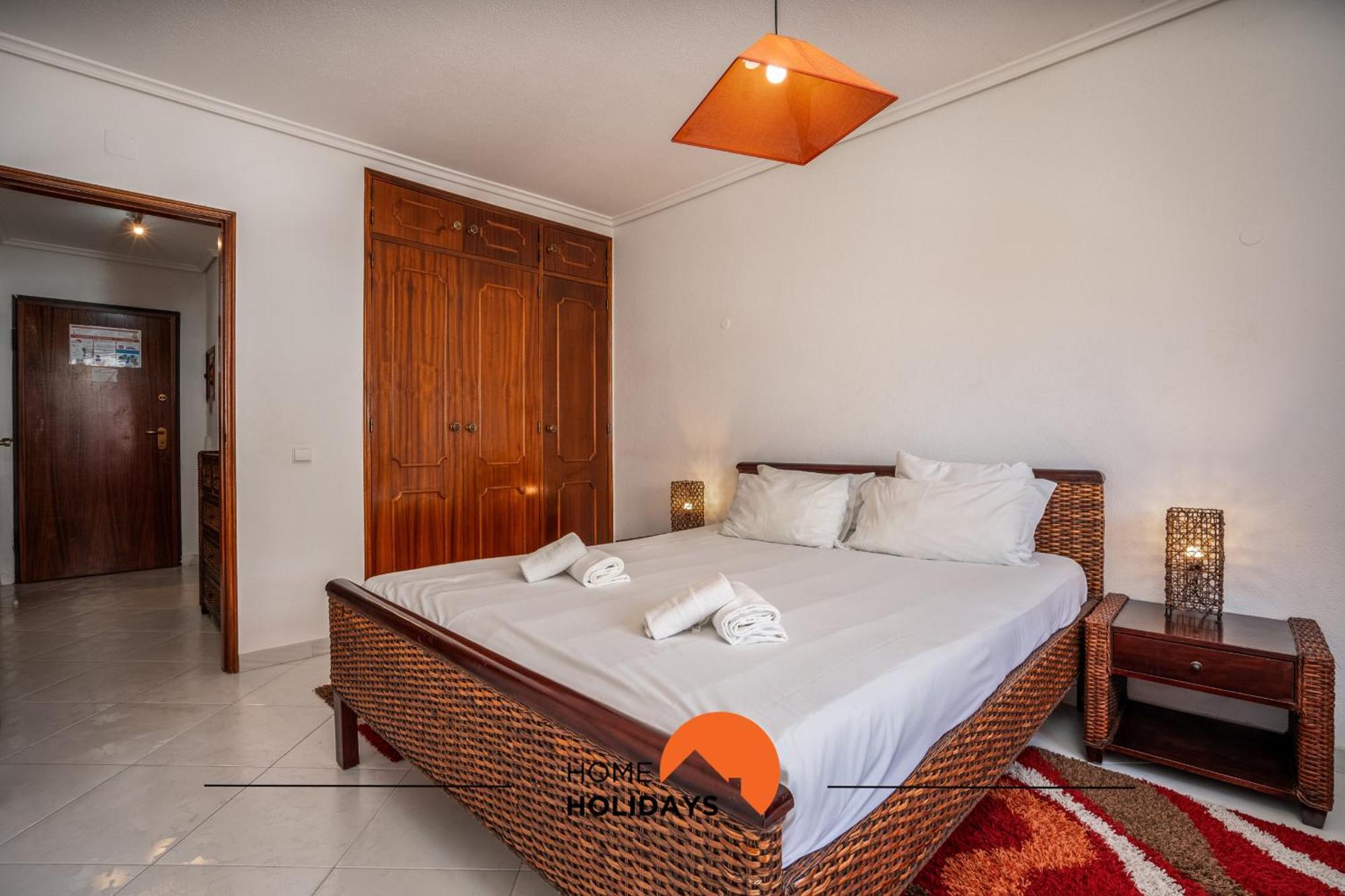 #075 Flat Near Strip Albufeira&5m Albufeira